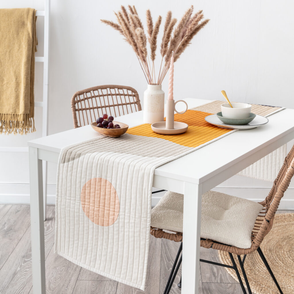 Boho tableware with excell quilts 