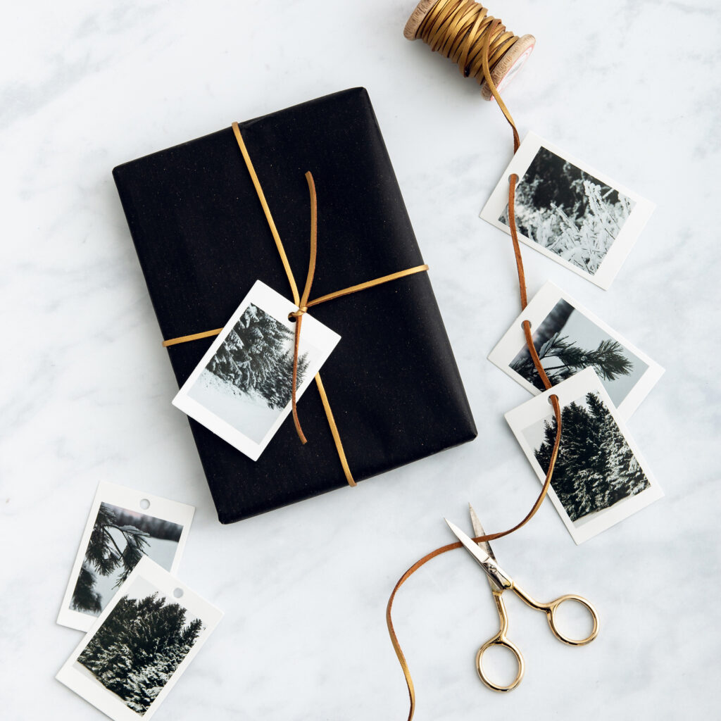 Gift wrapping by Papermash. Marble vinyl backdrop product styling. Photography by Diana Oliveira Photohraphy
